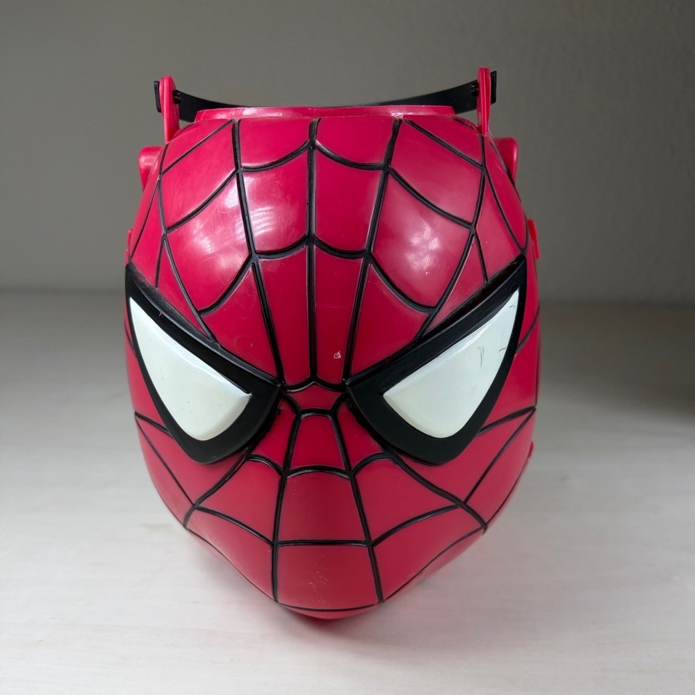 Vintage 2006 Marvel Spider-Man Head Halloween Pail Trick or Treat Bucket Red